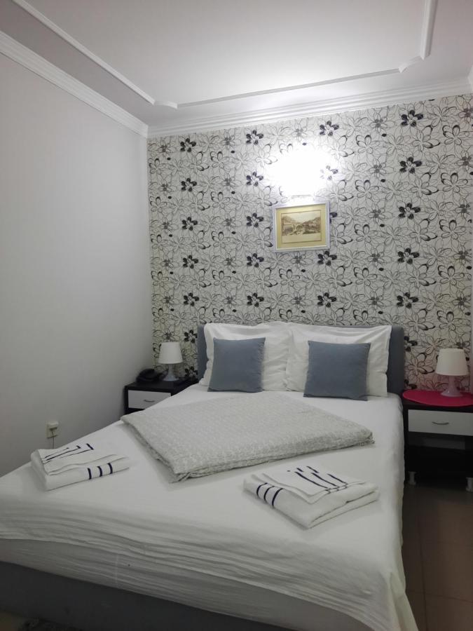 Prenociste Luna 2005 Hotel Novi Sad Buitenkant foto