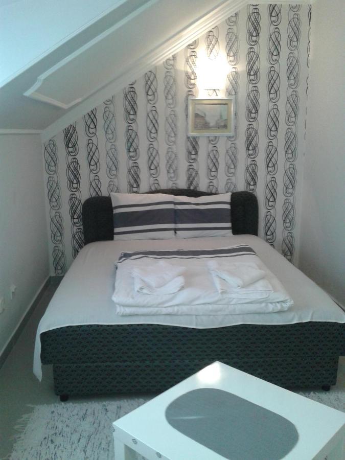 Prenociste Luna 2005 Hotel Novi Sad Buitenkant foto