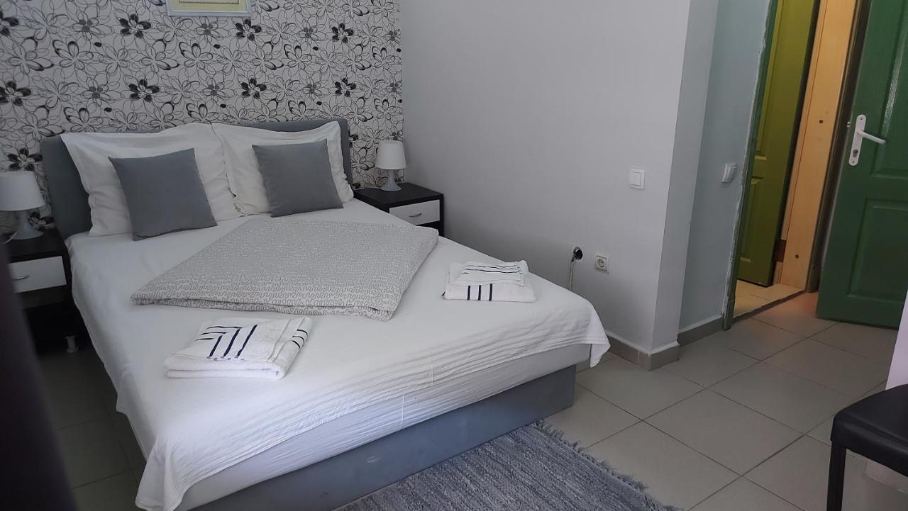 Prenociste Luna 2005 Hotel Novi Sad Buitenkant foto